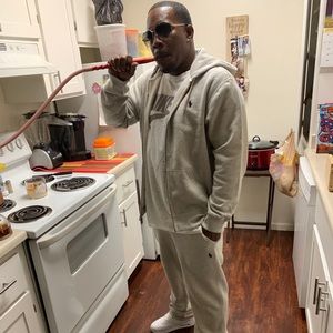 Meet your Posher, Charles